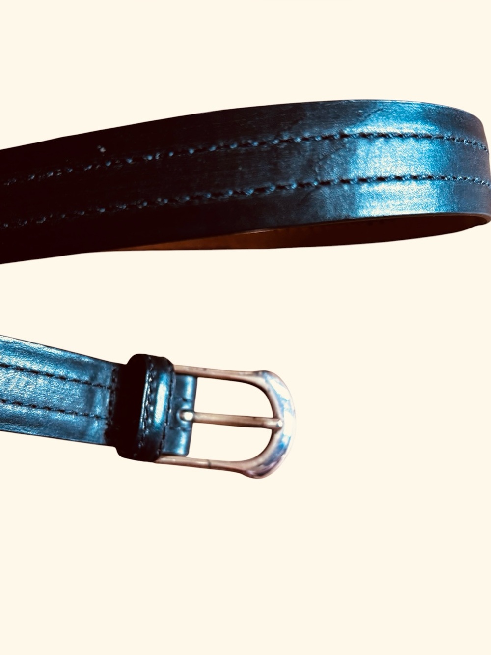 Vintage Cole Haan Leather Belt
W solid brass buckle Great
Made in USA 🇺🇸 
34